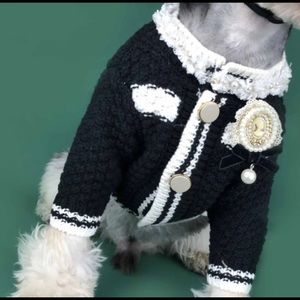 🐩 Dog’s Chanel style sweater